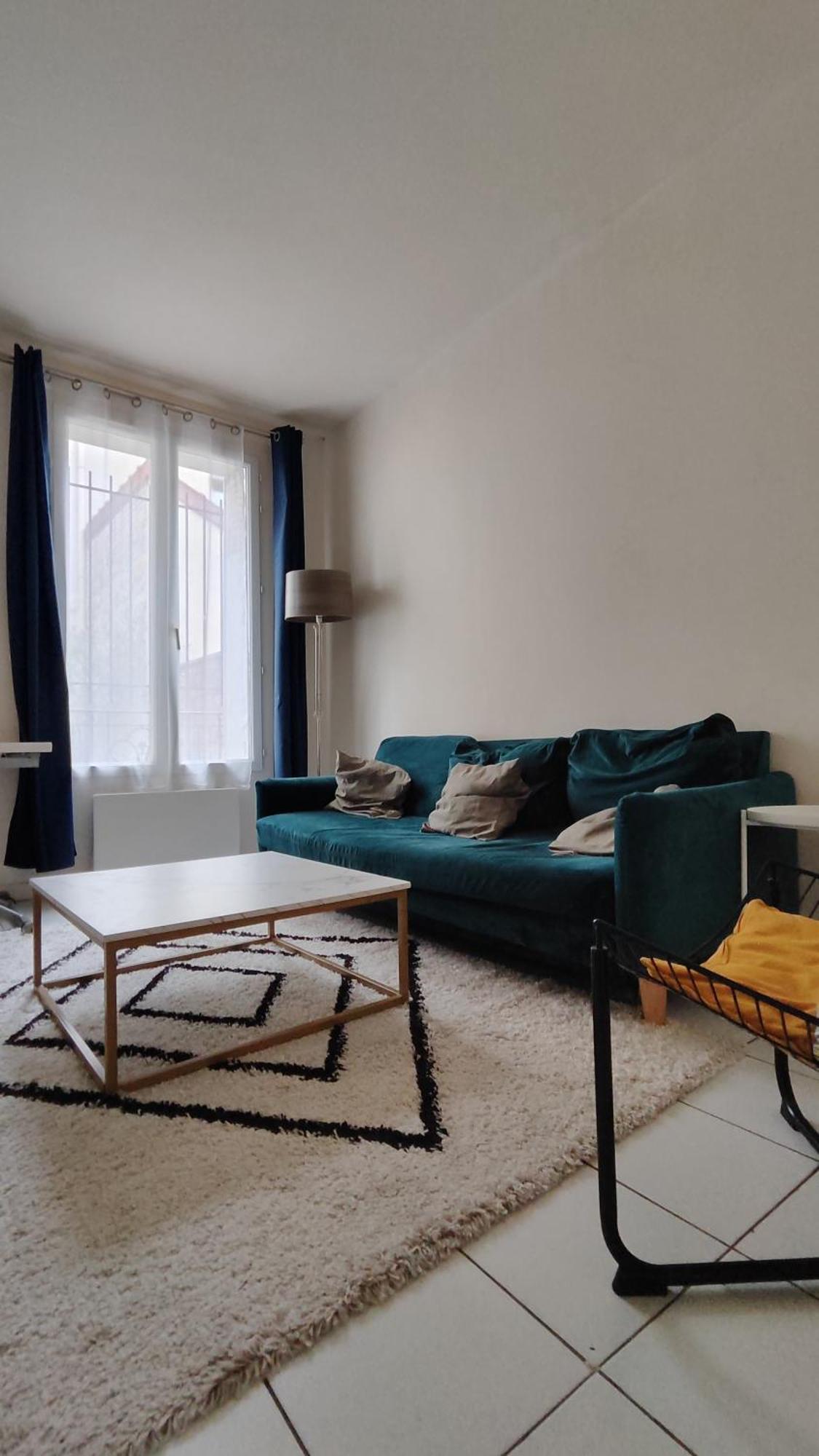 Holiday home Modern 1 Bedroom Near The Metro.