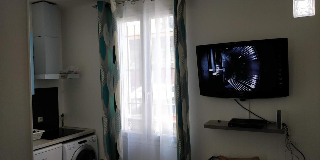 Modern 1 Bedroom Near The Metro. Holiday home
