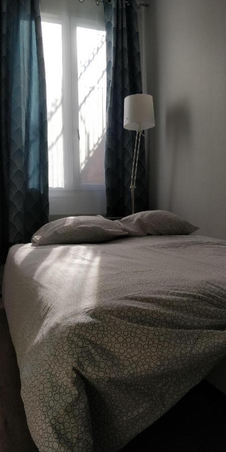 Modern 1 Bedroom Near The Metro. *