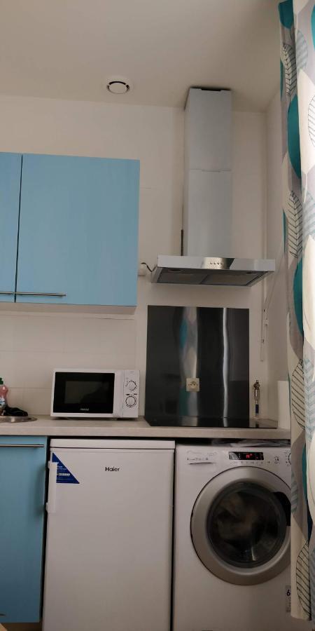 Modern 1 Bedroom Near The Metro. Holiday home *