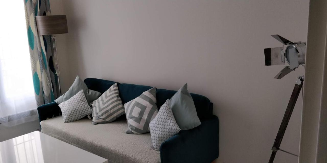 Modern 1 Bedroom Near The Metro. Holiday home *