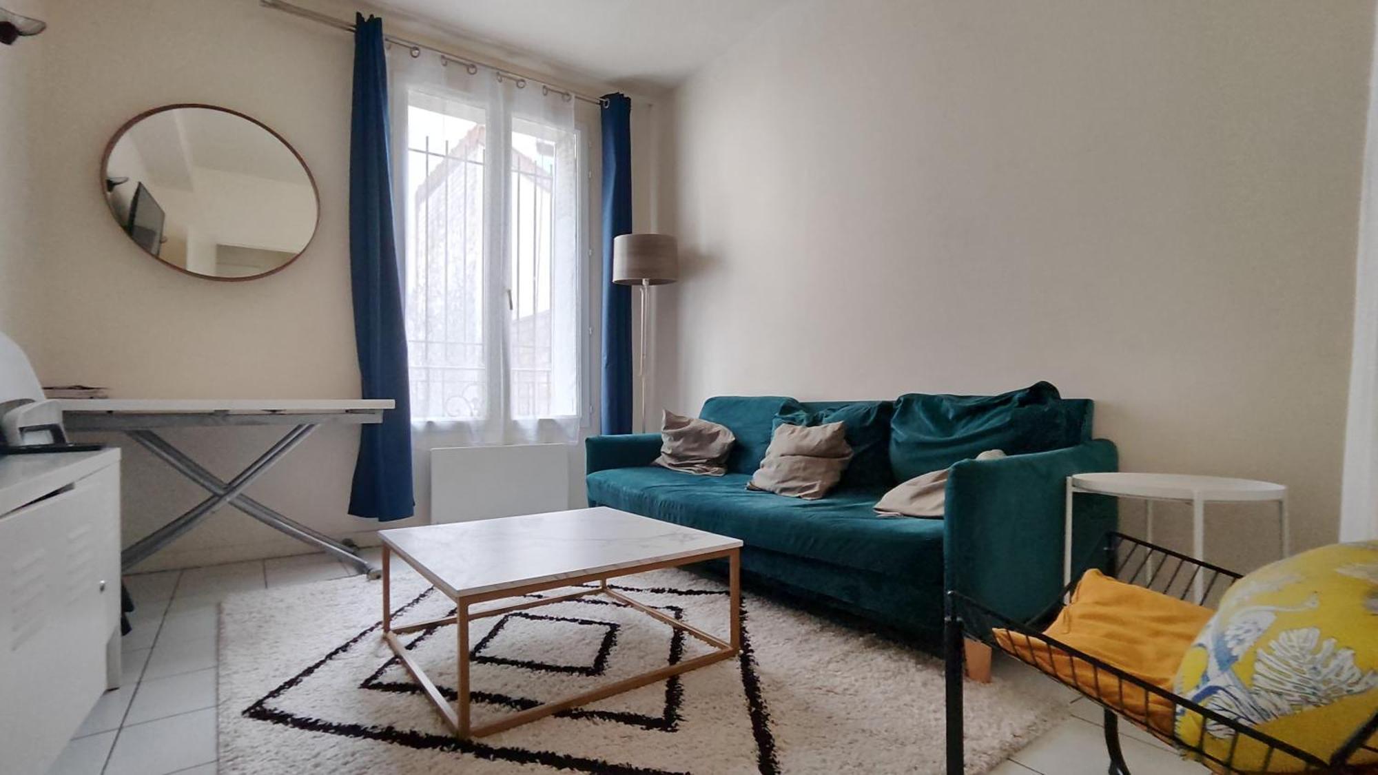 Ferienhaus Modern 1 Bedroom Near The Metro. Ivry-sur-Seine