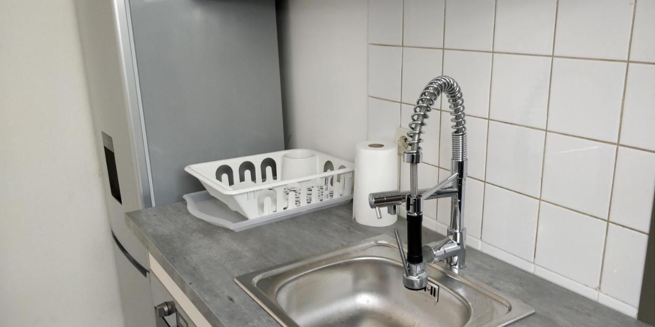 Modern 1 Bedroom Near The Metro. Ferienhaus